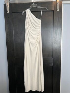 Lauren Ralph Lauren One-Shoulder Ivory Evening Gown